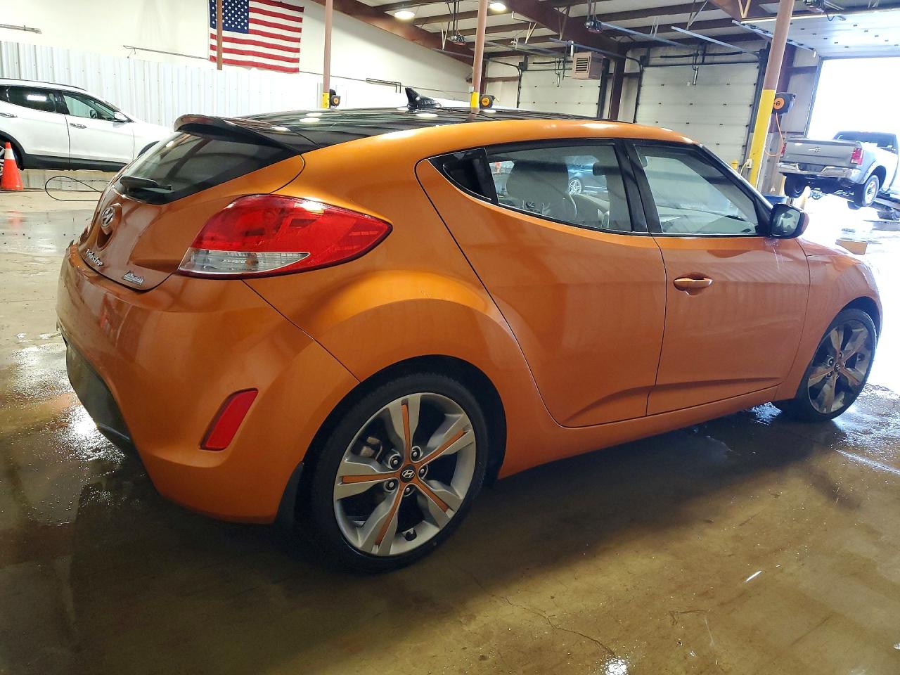 2016 HYUNDAI VELOSTER BASE photo 3