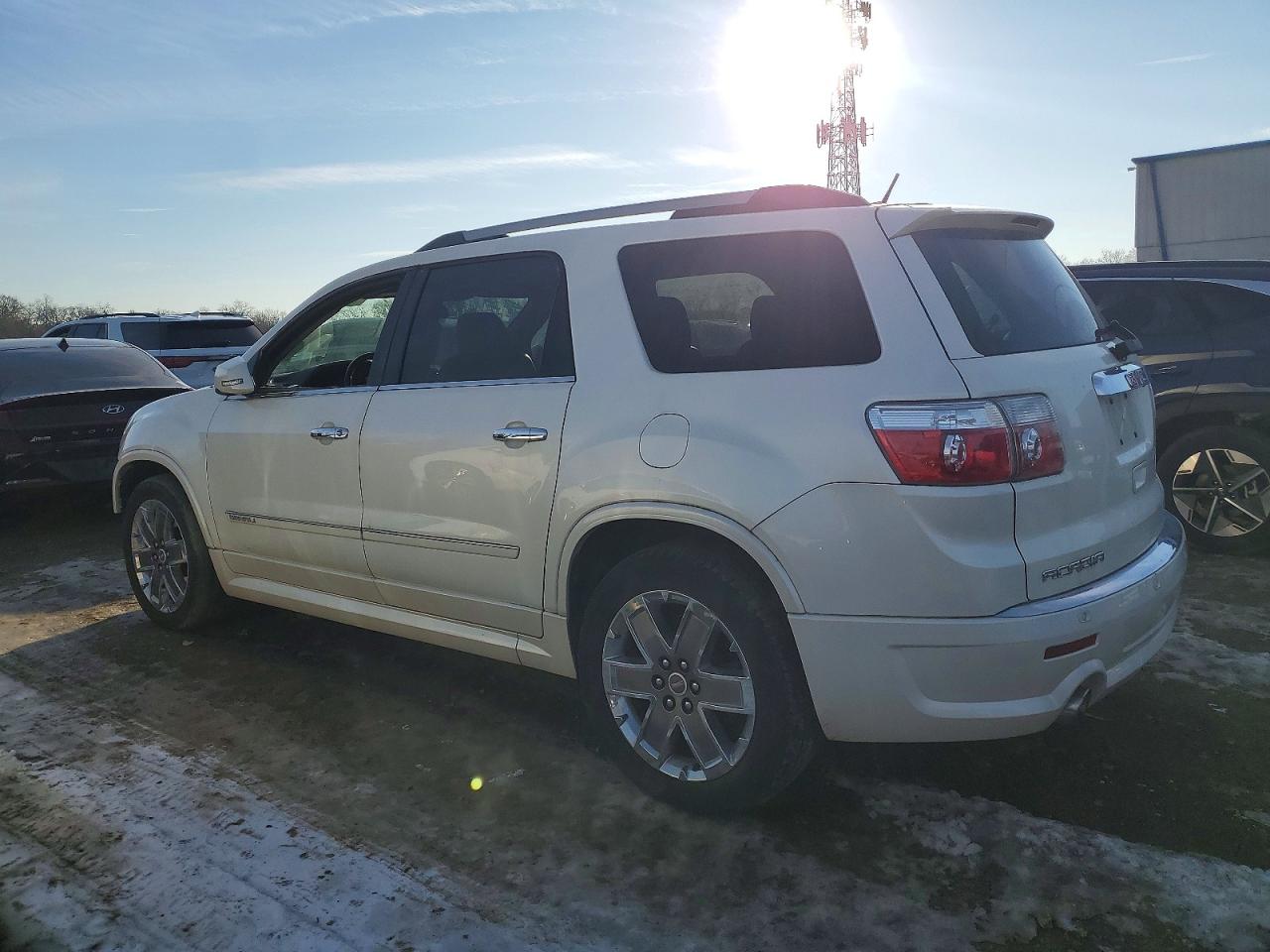 2011 GMC ACADIA DENALI photo 2
