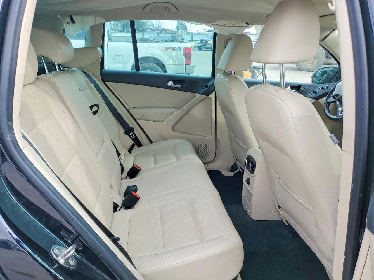 2013 VOLKSWAGEN TIGUAN S photo 11