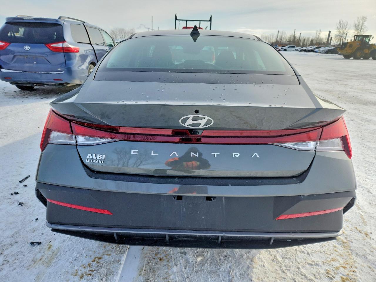 2025 HYUNDAI ELANTRA SEL SPORT photo 16