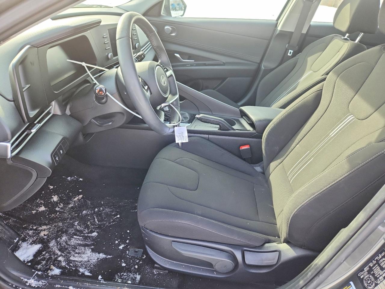 2025 HYUNDAI ELANTRA SEL SPORT photo 19