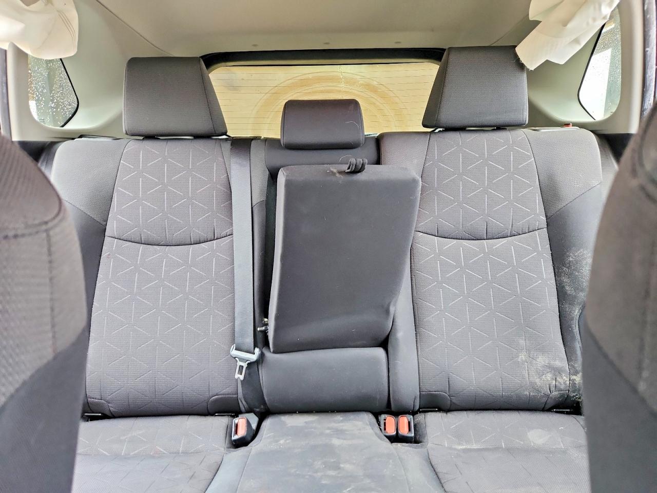 2019 TOYOTA RAV4 XLE photo 10
