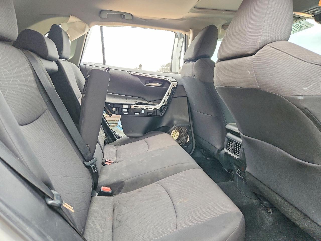 2019 TOYOTA RAV4 XLE photo 11