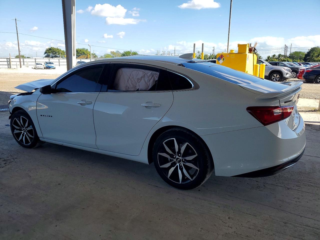 2022 CHEVROLET MALIBU RS photo 3