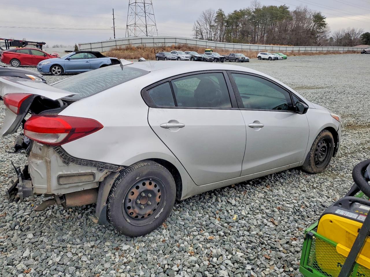 2017 KIA FORTE photo 3