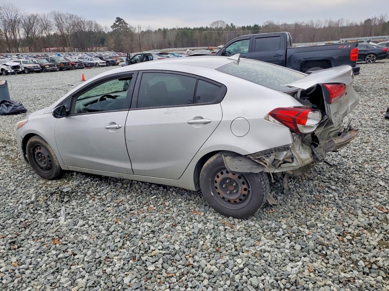 2017 KIA FORTE photo 2