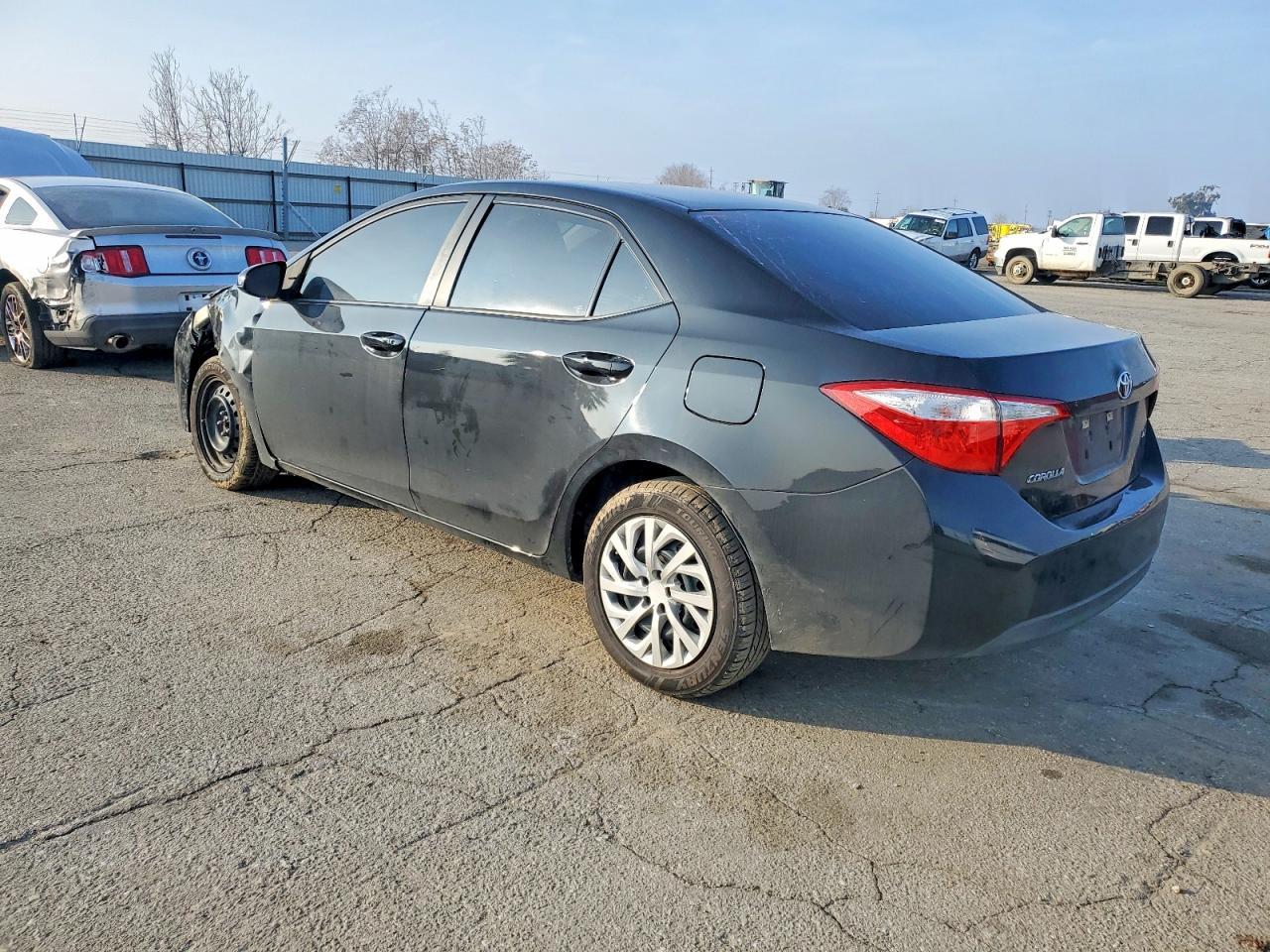 2015 TOYOTA COROLLA L photo 2