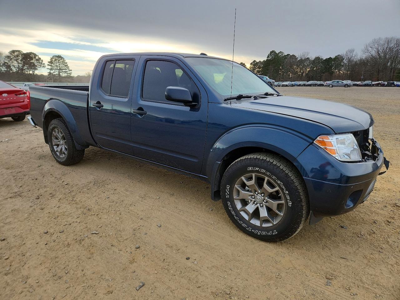 2018 NISSAN FRONTIER SV photo 4