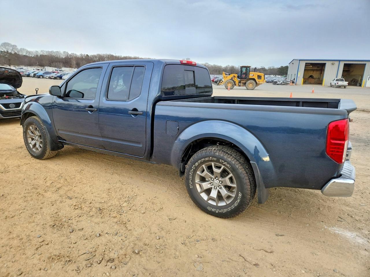 2018 NISSAN FRONTIER SV photo 2