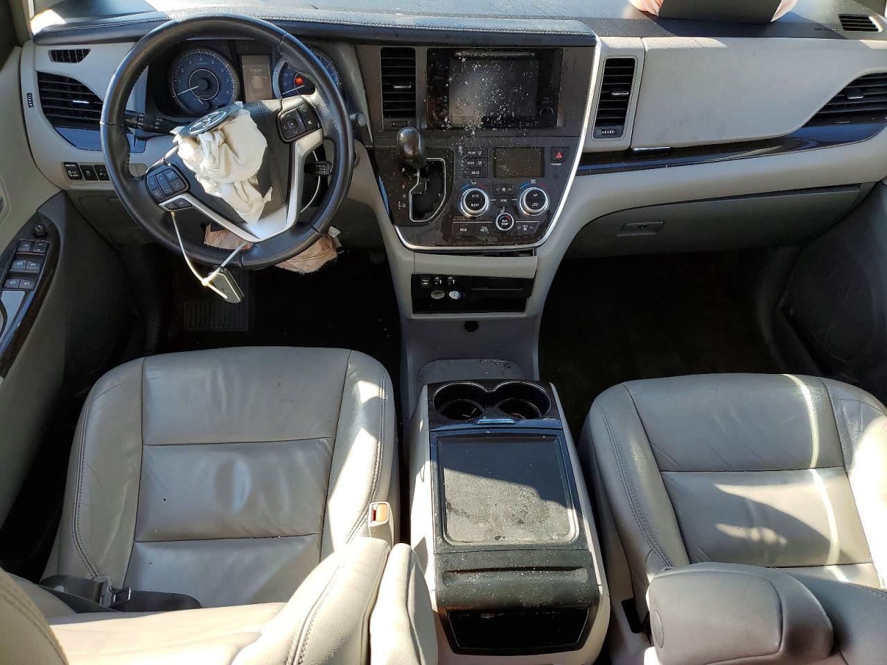 2017 TOYOTA SIENNA photo 15