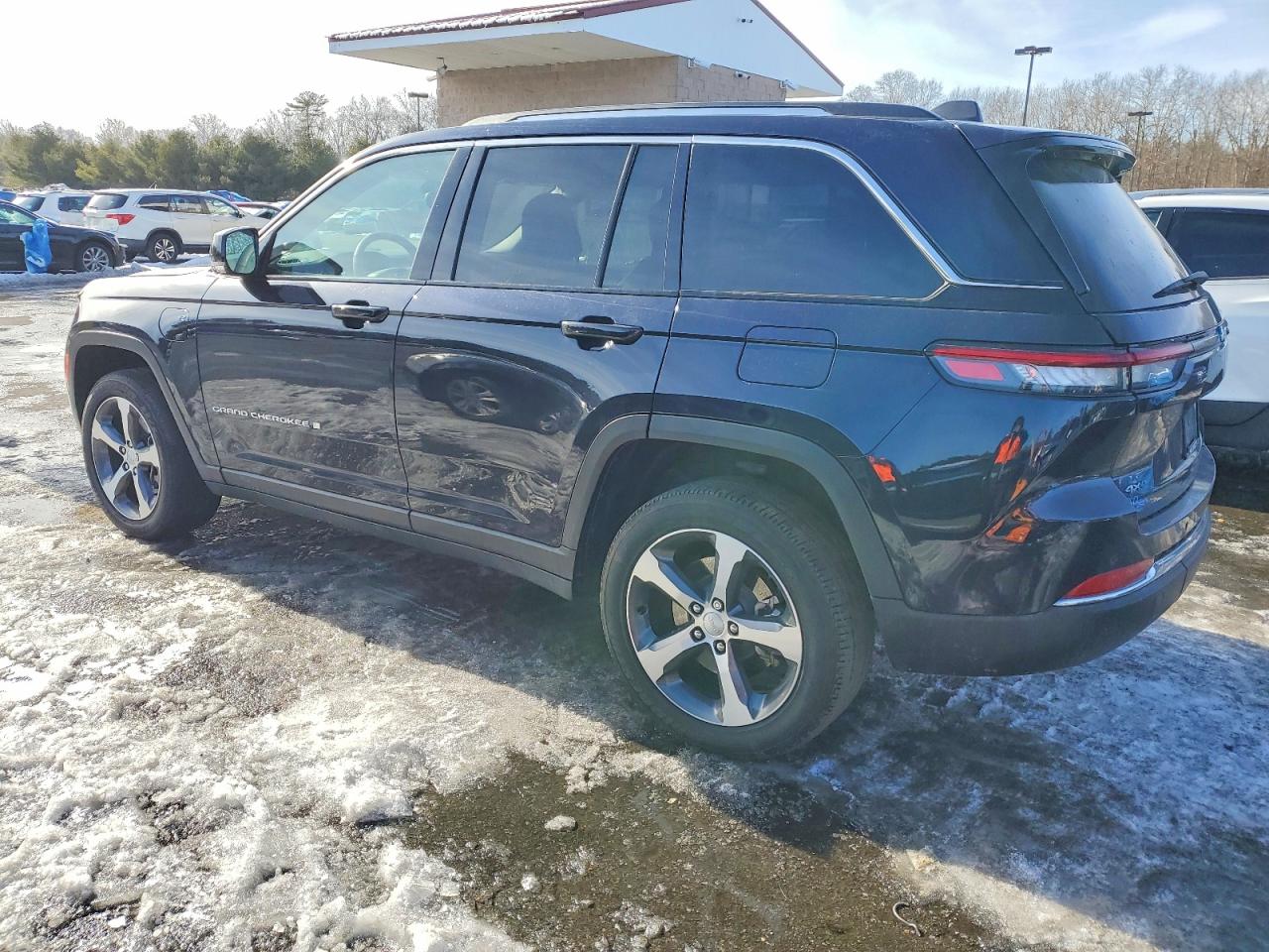 2023 JEEP GRAND CHEROKEE LIMITED 4XE photo 3