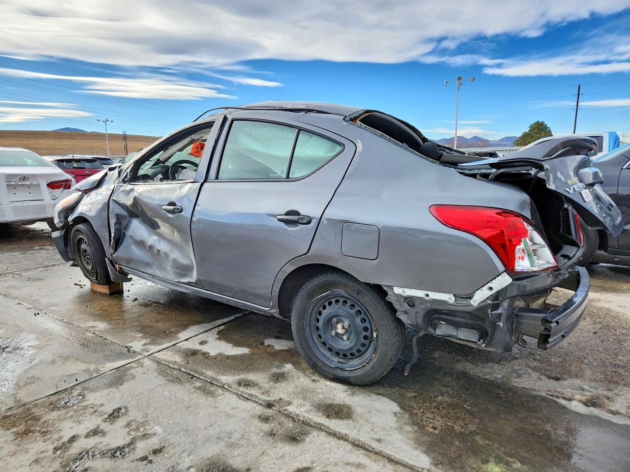 2019 NISSAN VERSA S PLUS photo 4