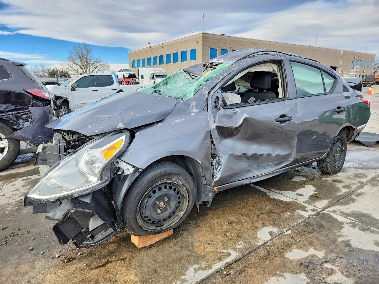 2019 NISSAN VERSA