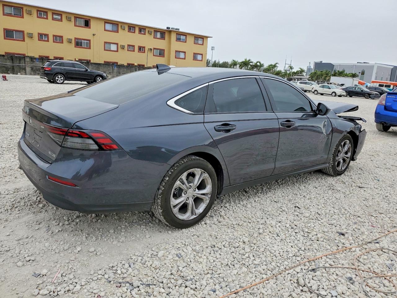 2025 HONDA ACCORD LX photo 5