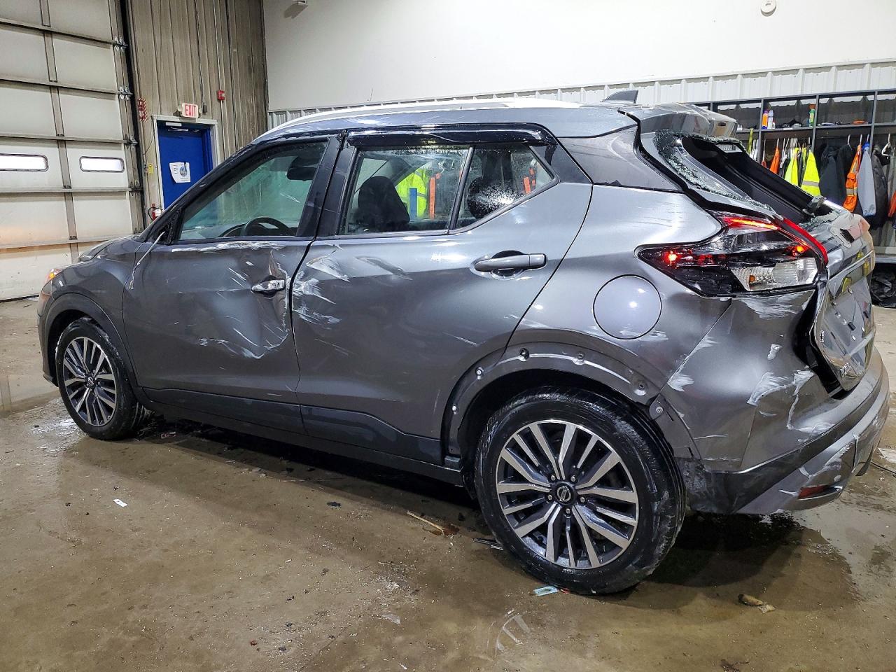 2021 NISSAN KICKS SV photo 4
