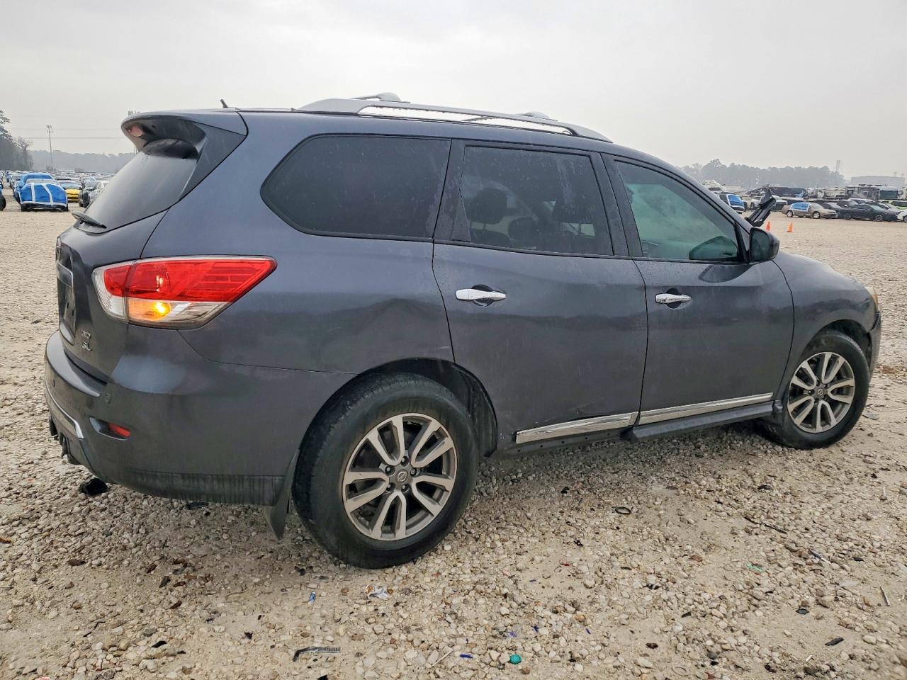 2013 NISSAN PATHFINDER S photo 5