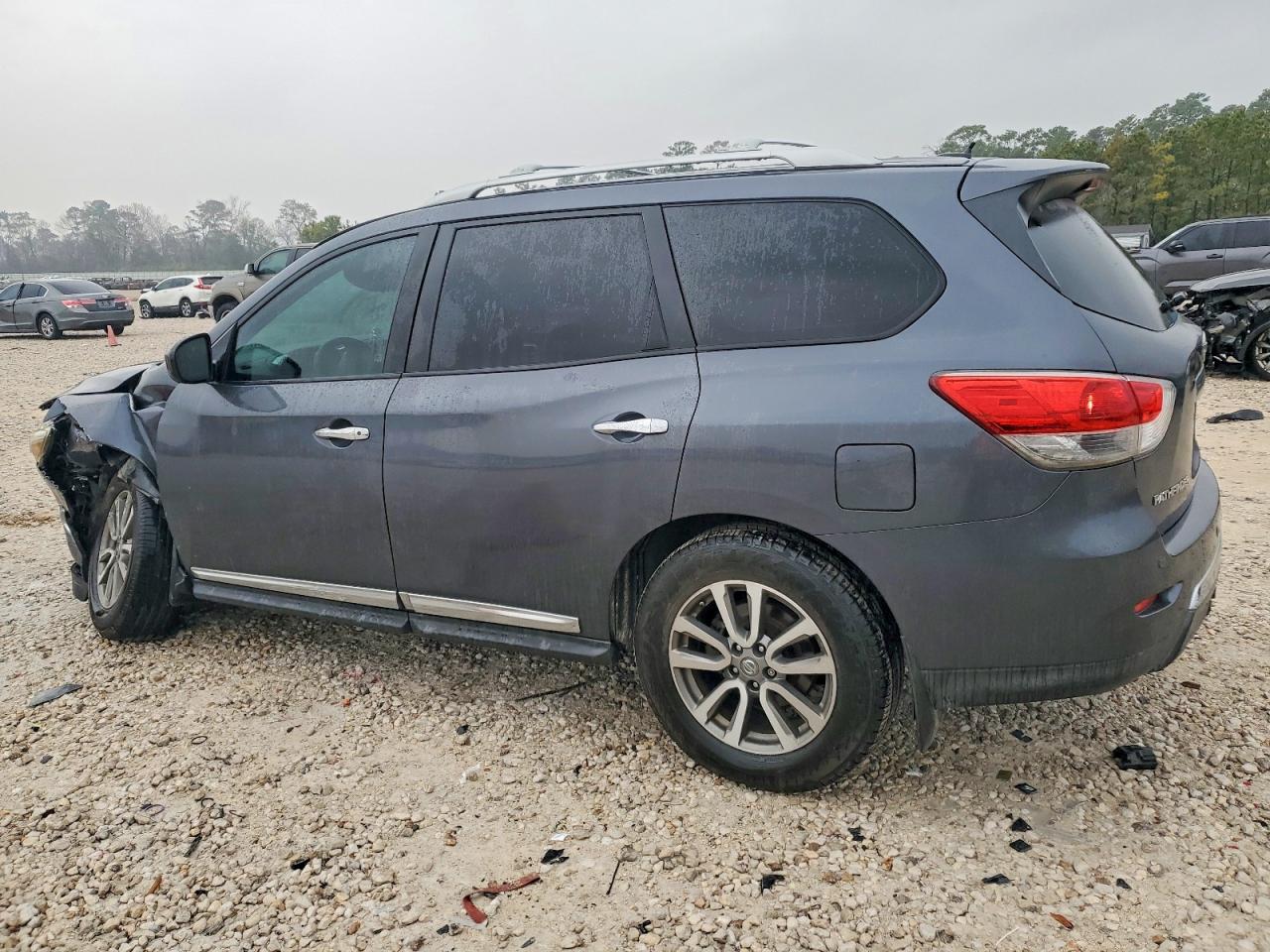 2013 NISSAN PATHFINDER S photo 3