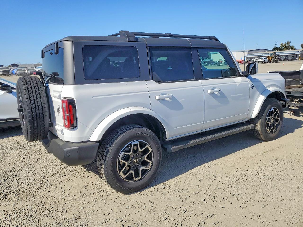 2023 FORD BRONCO BASE photo 3