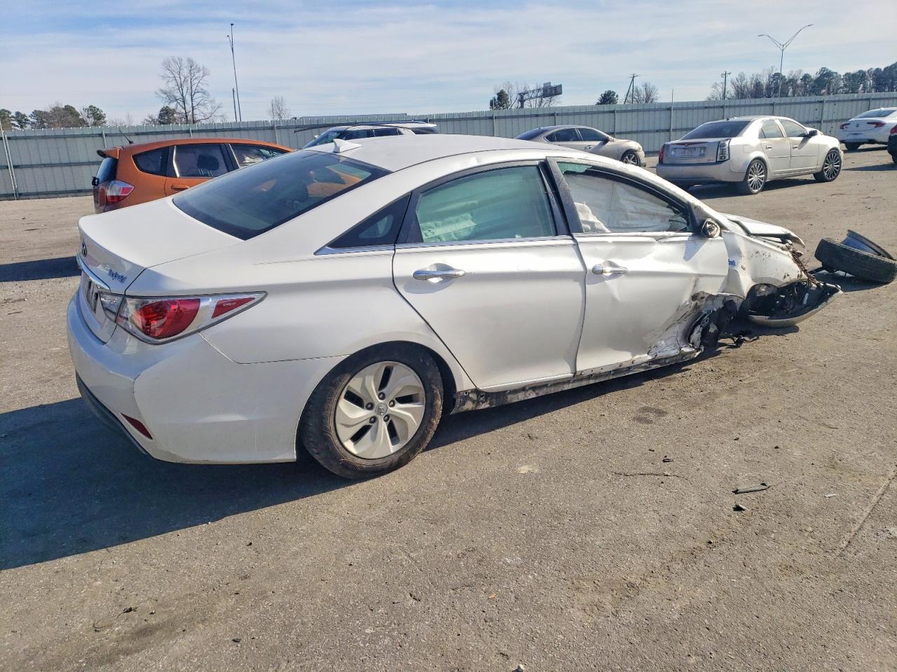 2013 HYUNDAI SONATA photo 3