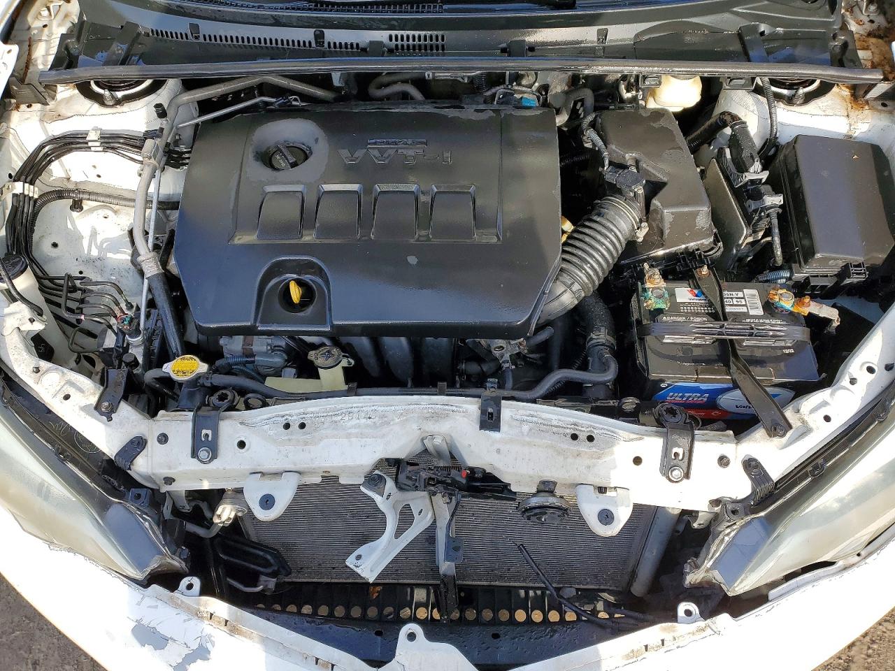2015 TOYOTA COROLLA LE photo 11