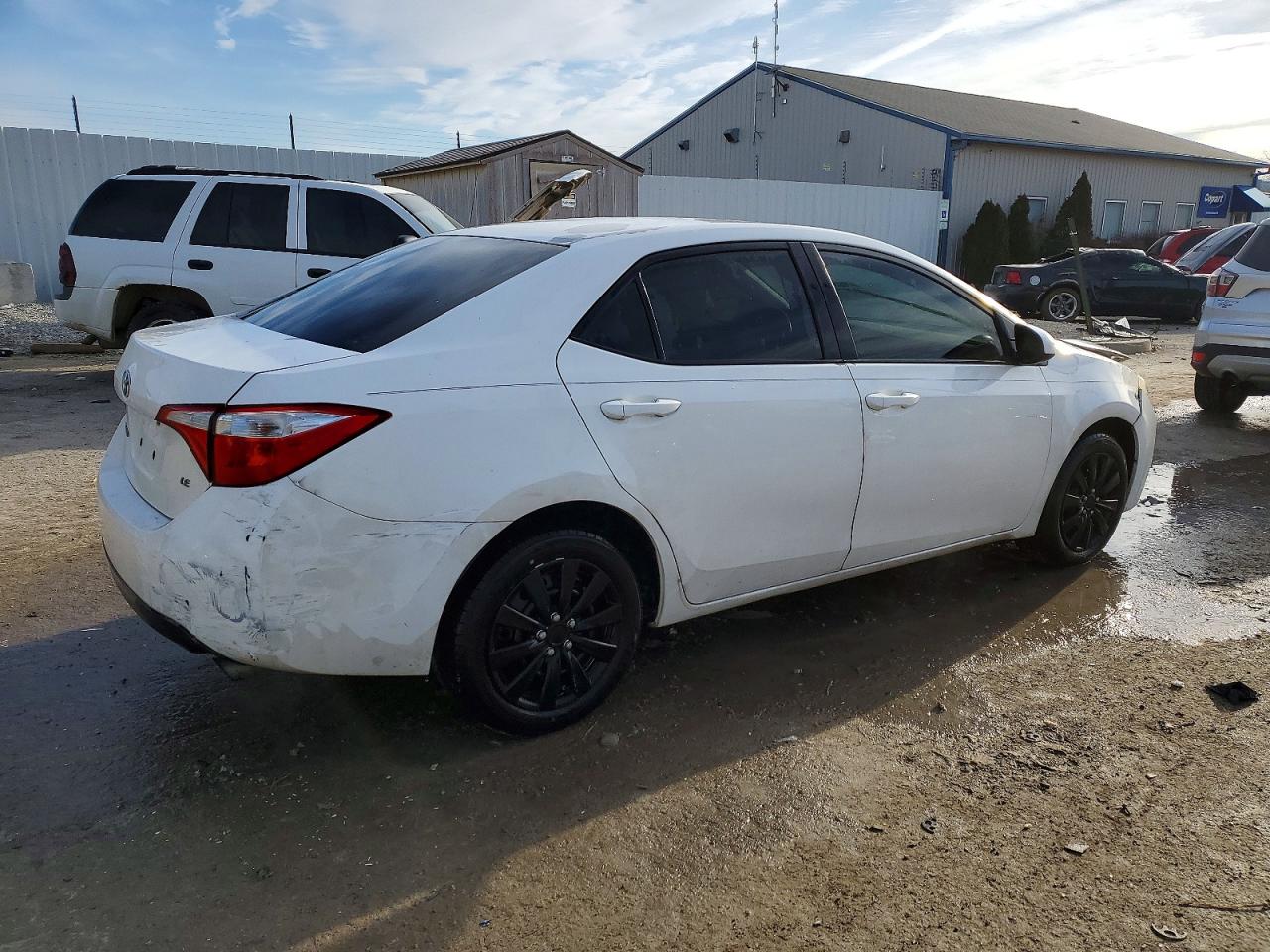 2015 TOYOTA COROLLA LE photo 3