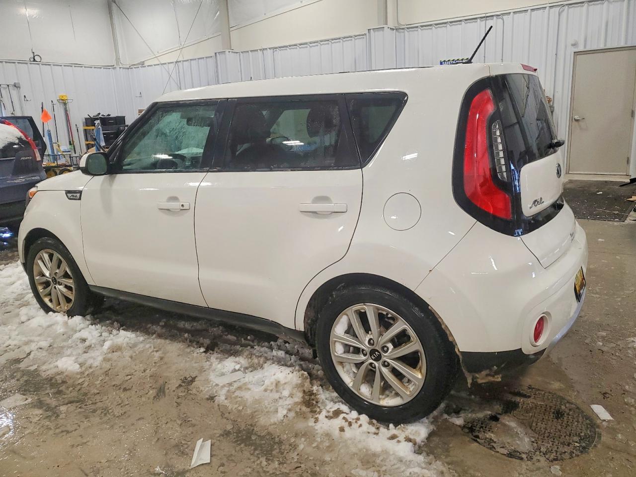 2018 KIA SOUL + photo 2
