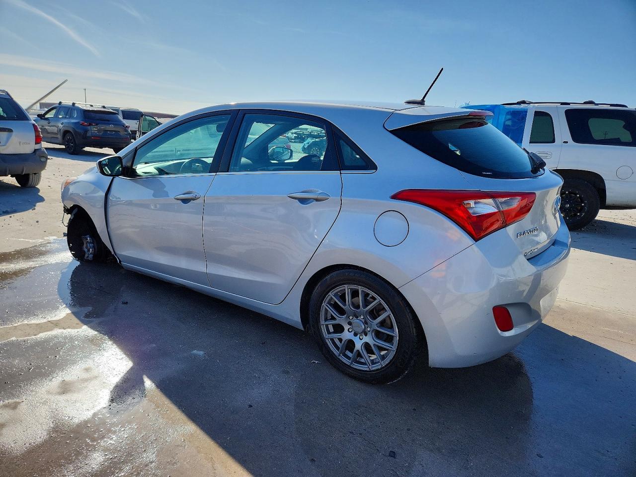 2017 HYUNDAI ELANTRA GT BASE photo 3