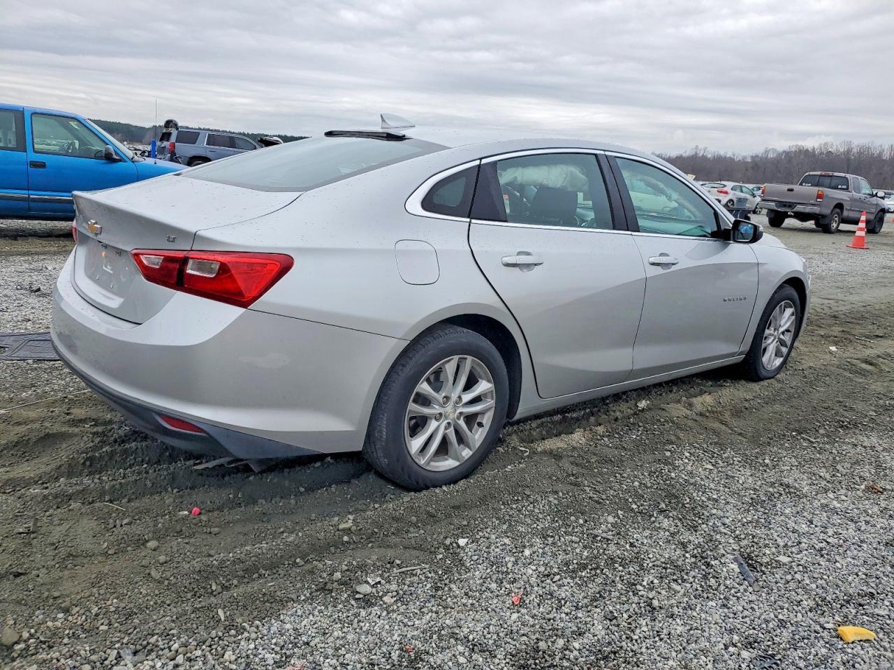 2018 CHEVROLET MALIBU LT photo 5