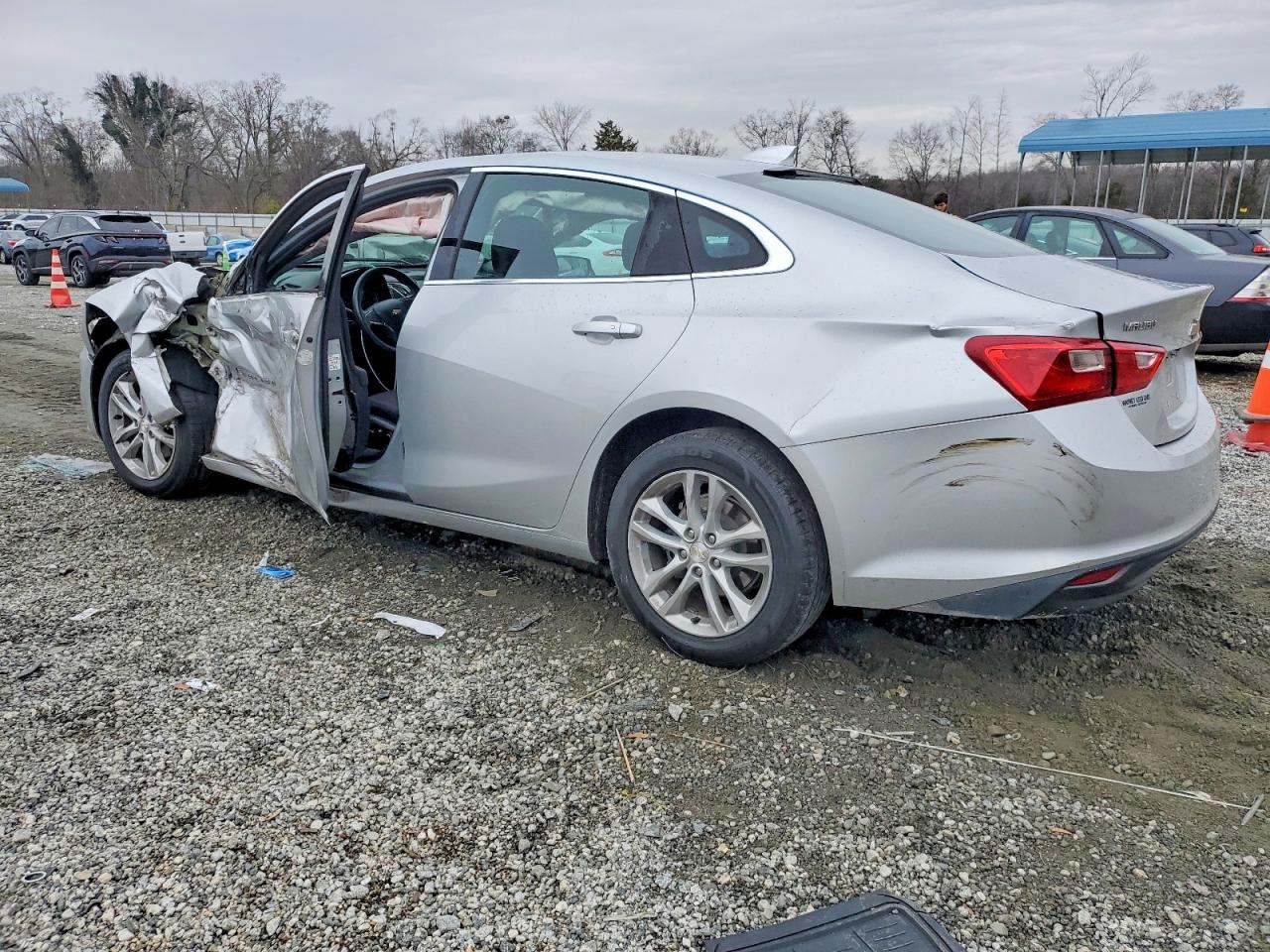 2018 CHEVROLET MALIBU LT photo 3
