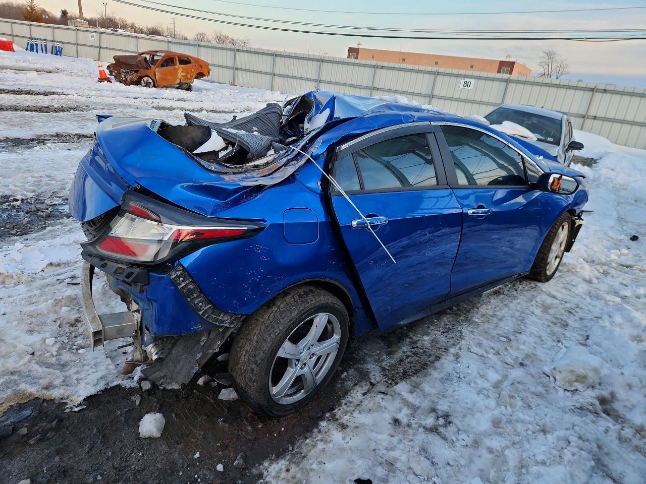 2017 CHEVROLET VOLT LT photo 3