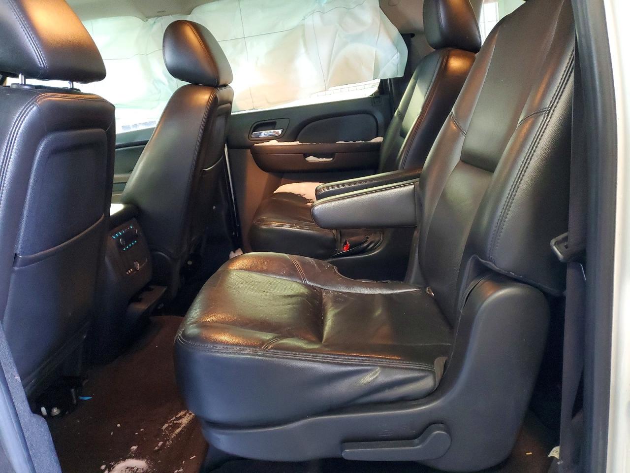 2011 CHEVROLET SUBURBAN K1500 LTZ photo 11