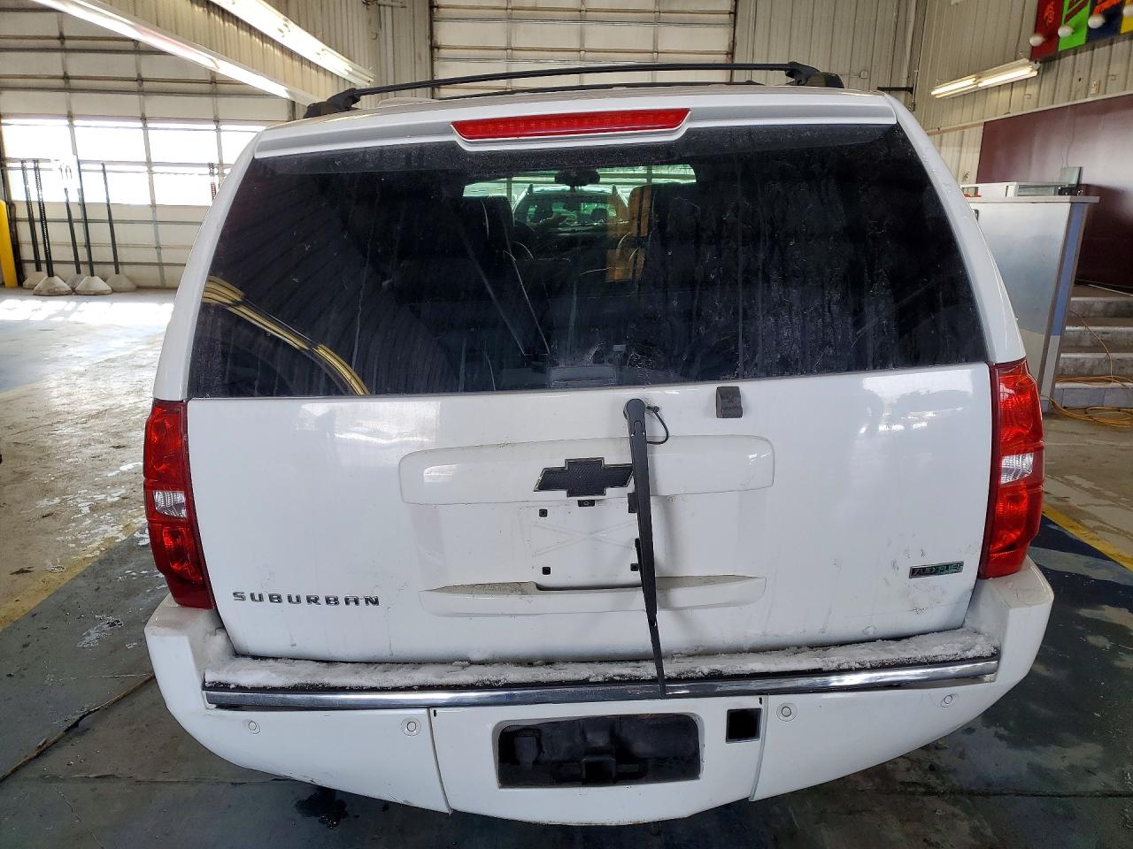 2011 CHEVROLET SUBURBAN K1500 LTZ photo 6