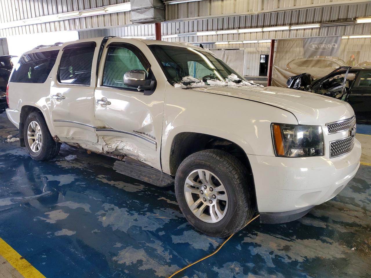2011 CHEVROLET SUBURBAN K1500 LTZ photo 4