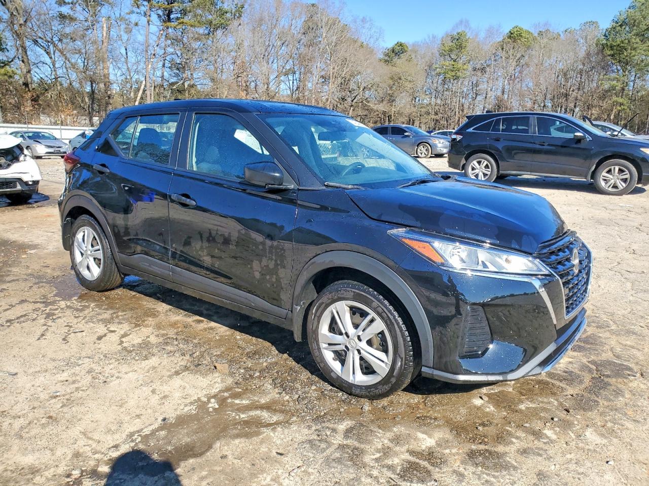2023 NISSAN KICKS S photo 4