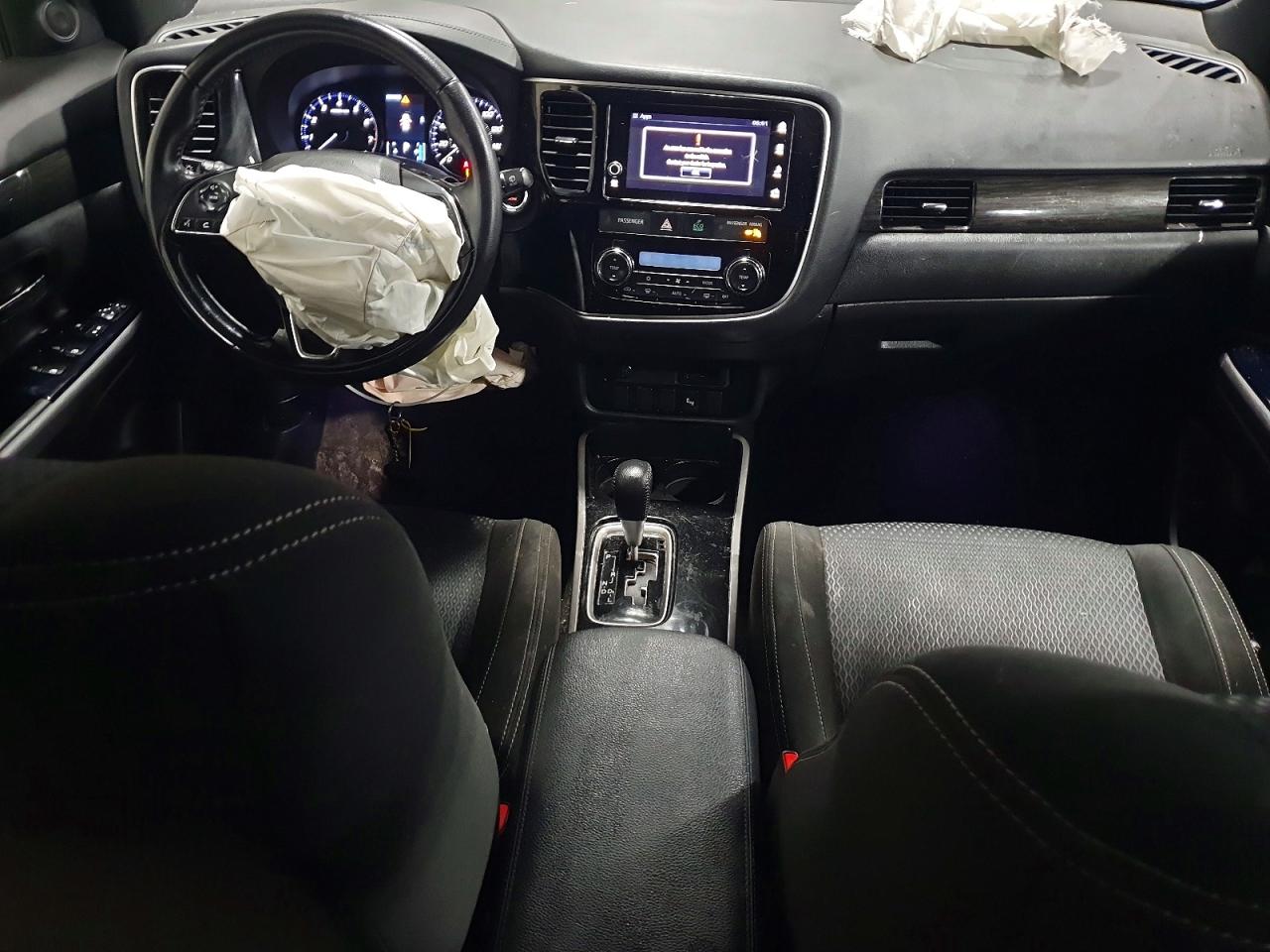 2018 MITSUBISHI OUTLANDER SE photo 8