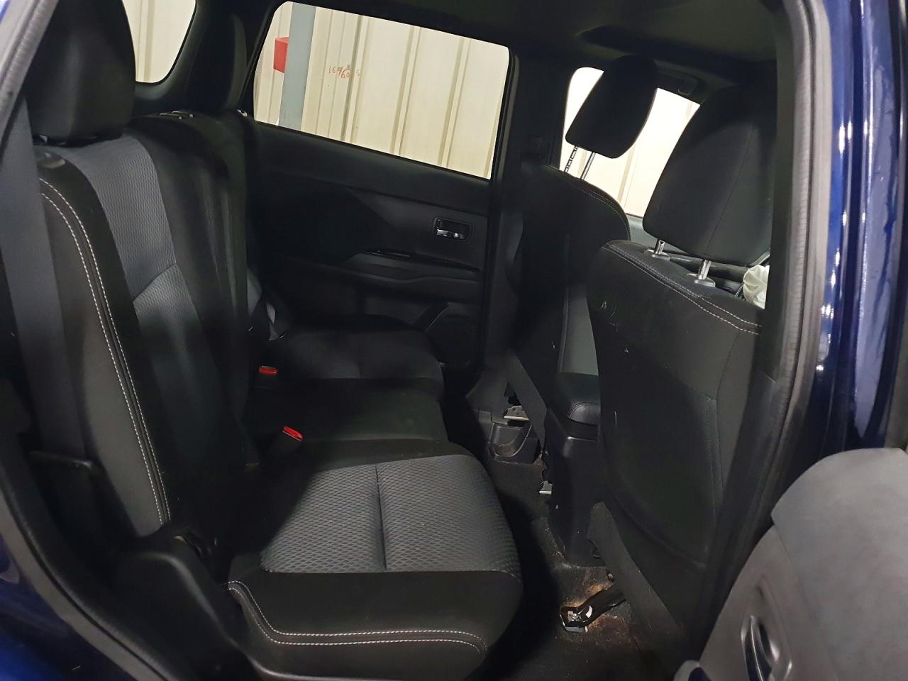 2018 MITSUBISHI OUTLANDER SE photo 11