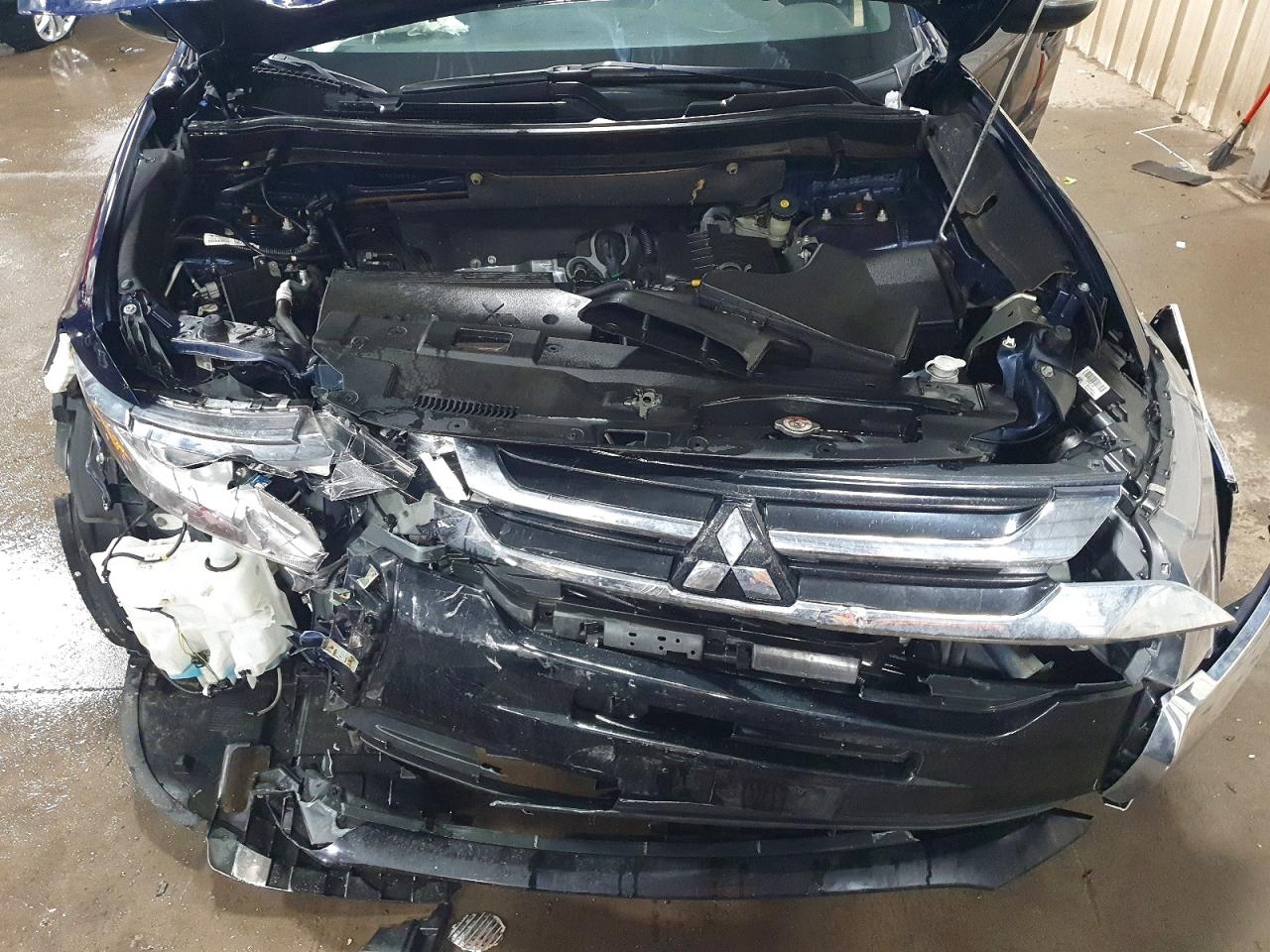 2018 MITSUBISHI OUTLANDER SE photo 12