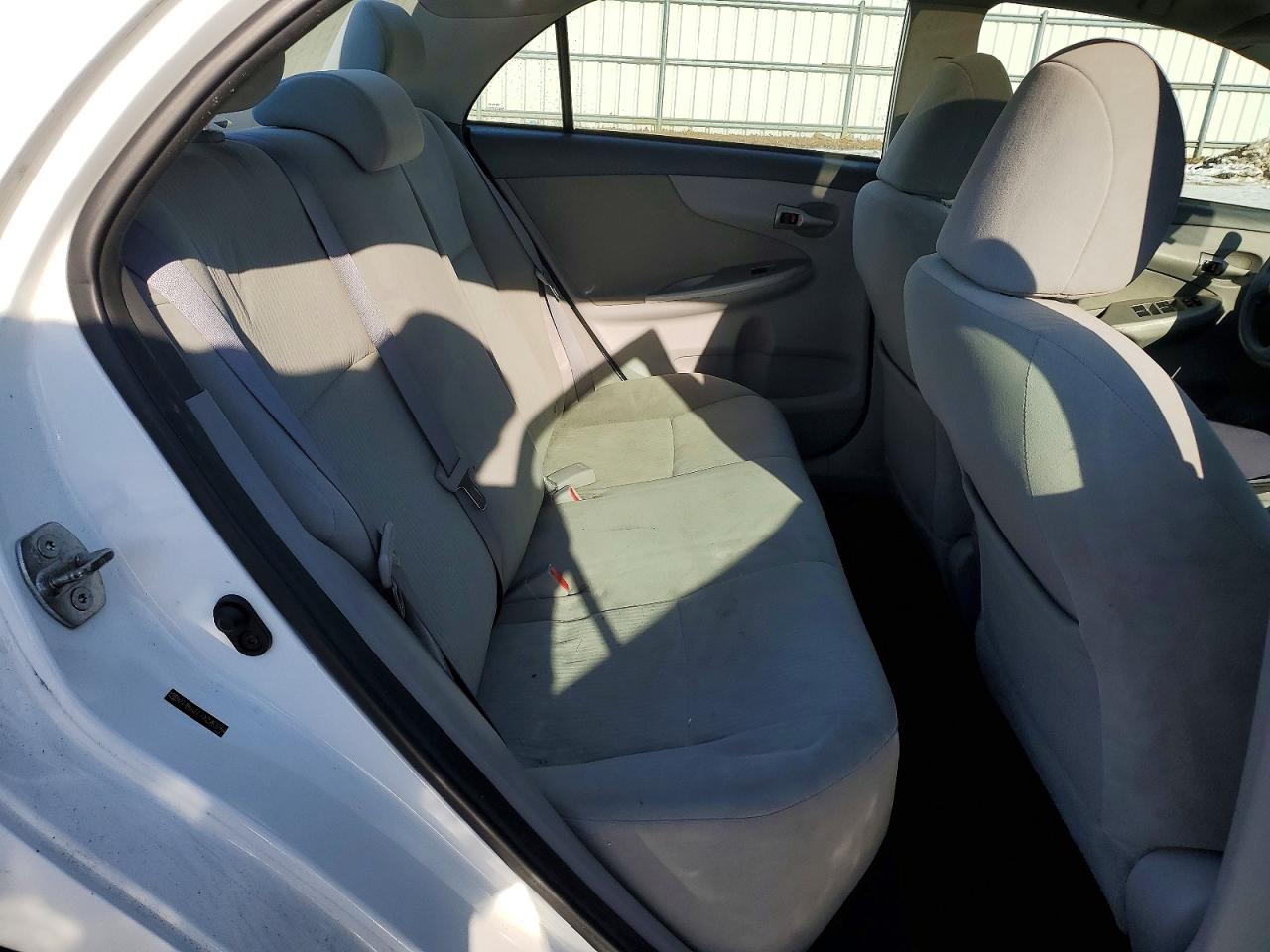 2010 TOYOTA COROLLA BASE photo 19