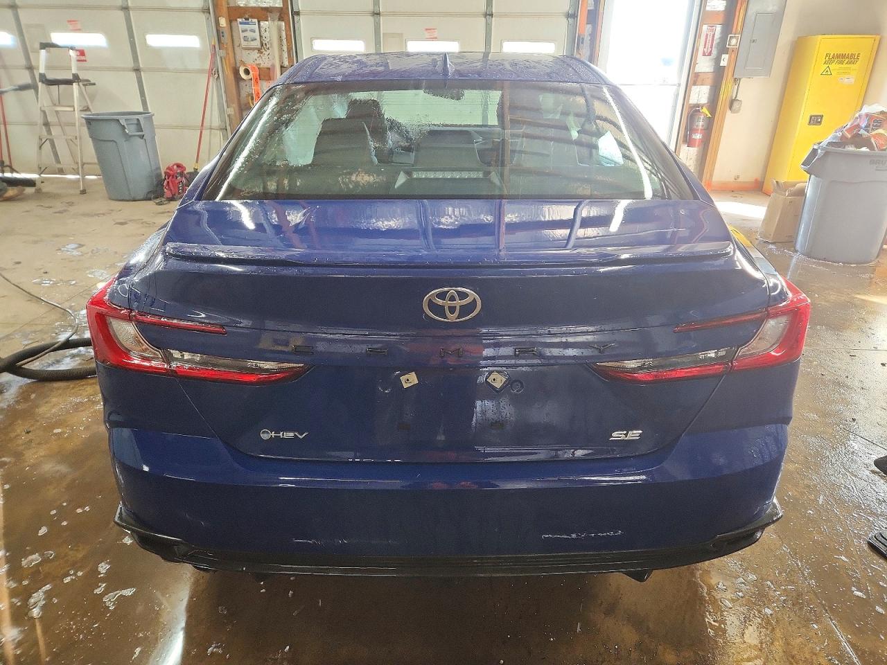2025 TOYOTA CAMRY SE photo 11