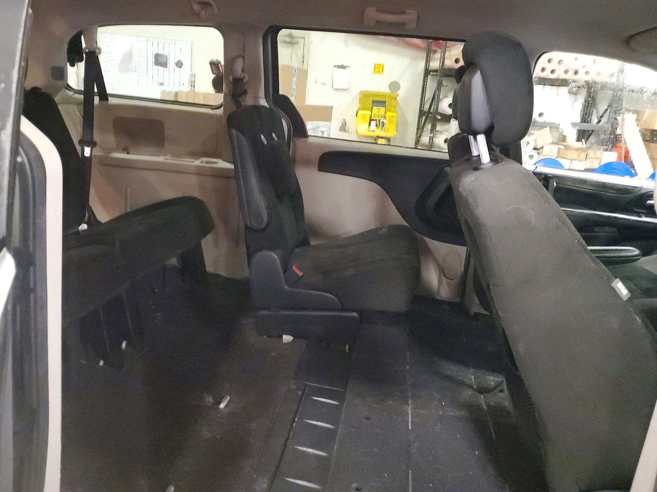 2015 DODGE GRAND CARAVAN SE photo 31