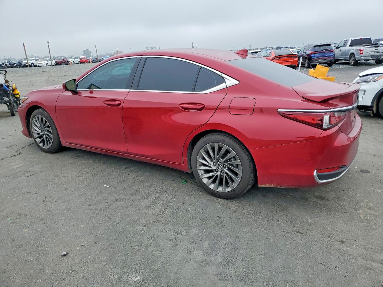 2025 LEXUS ES photo 3