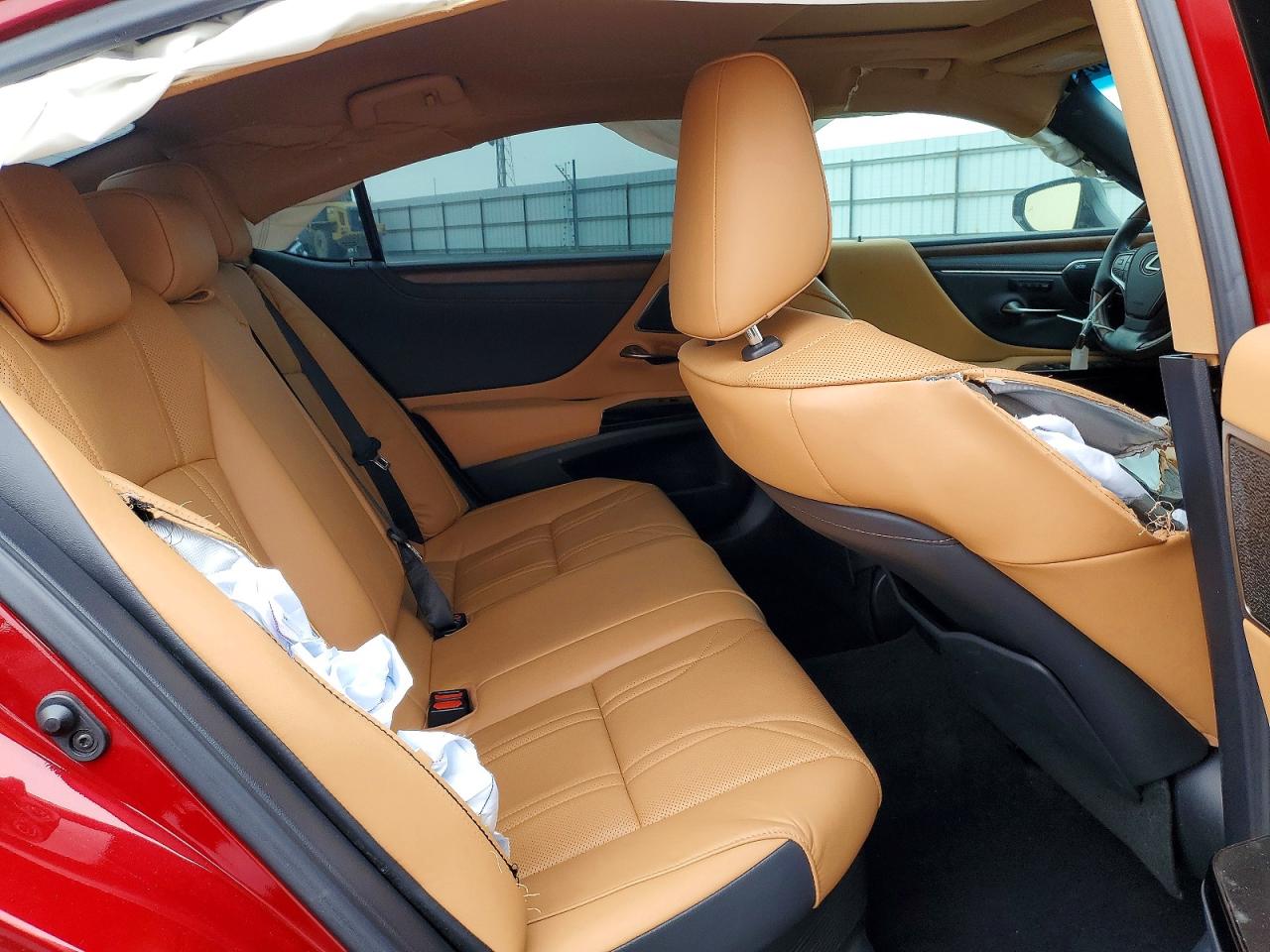 2025 LEXUS ES photo 19