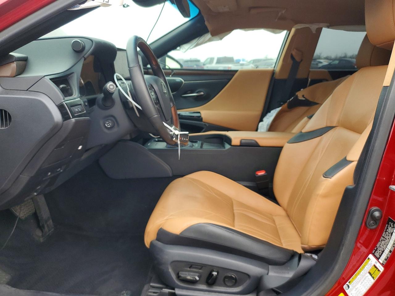 2025 LEXUS ES photo 13