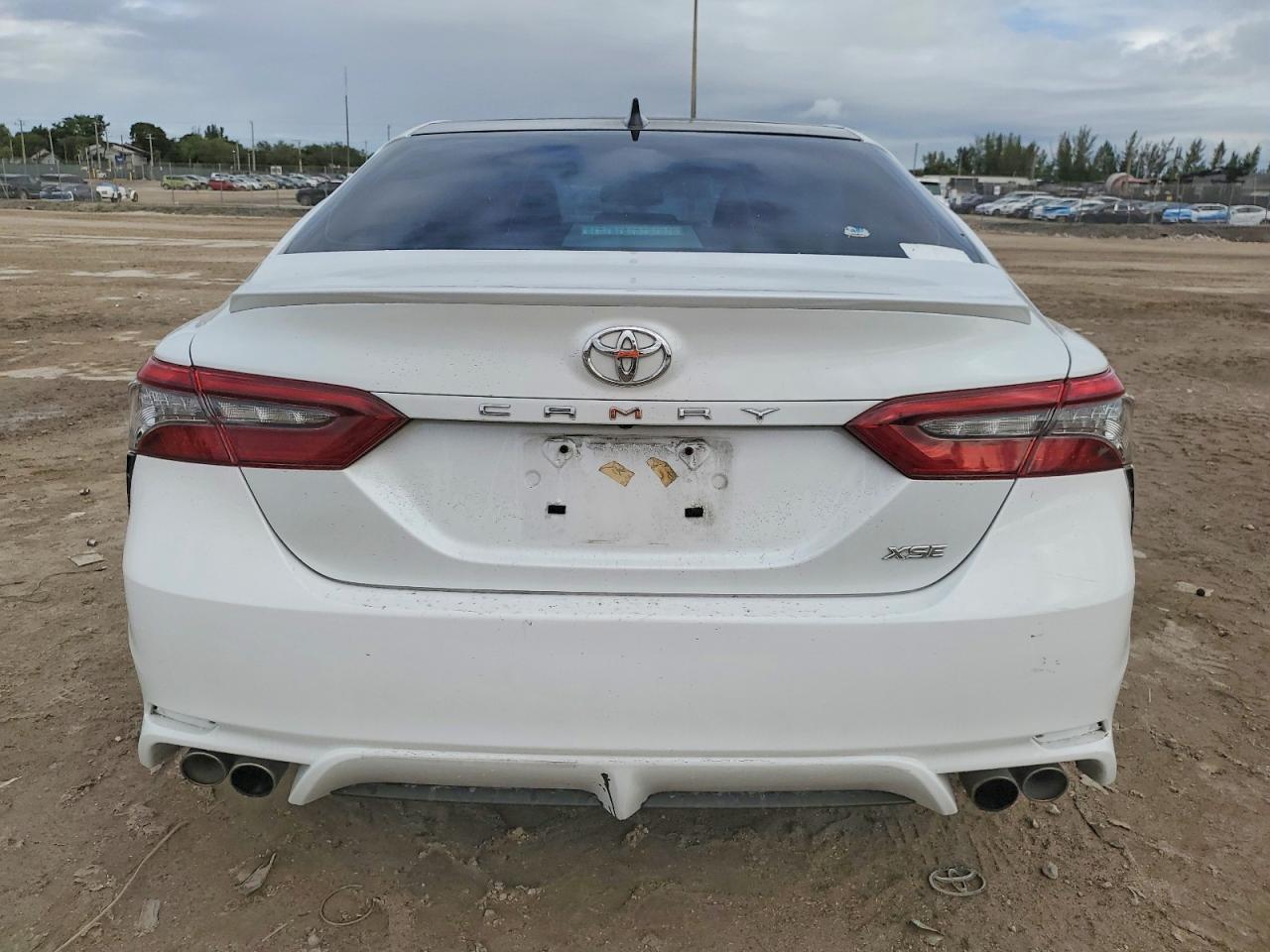 2021 TOYOTA CAMRY XSE photo 11