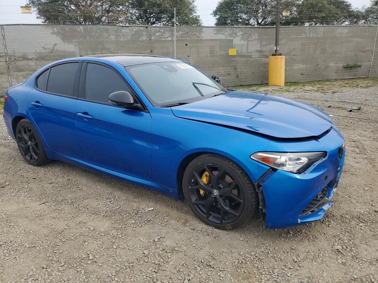 2021 ALFA ROMEO GIULIA TI photo 7