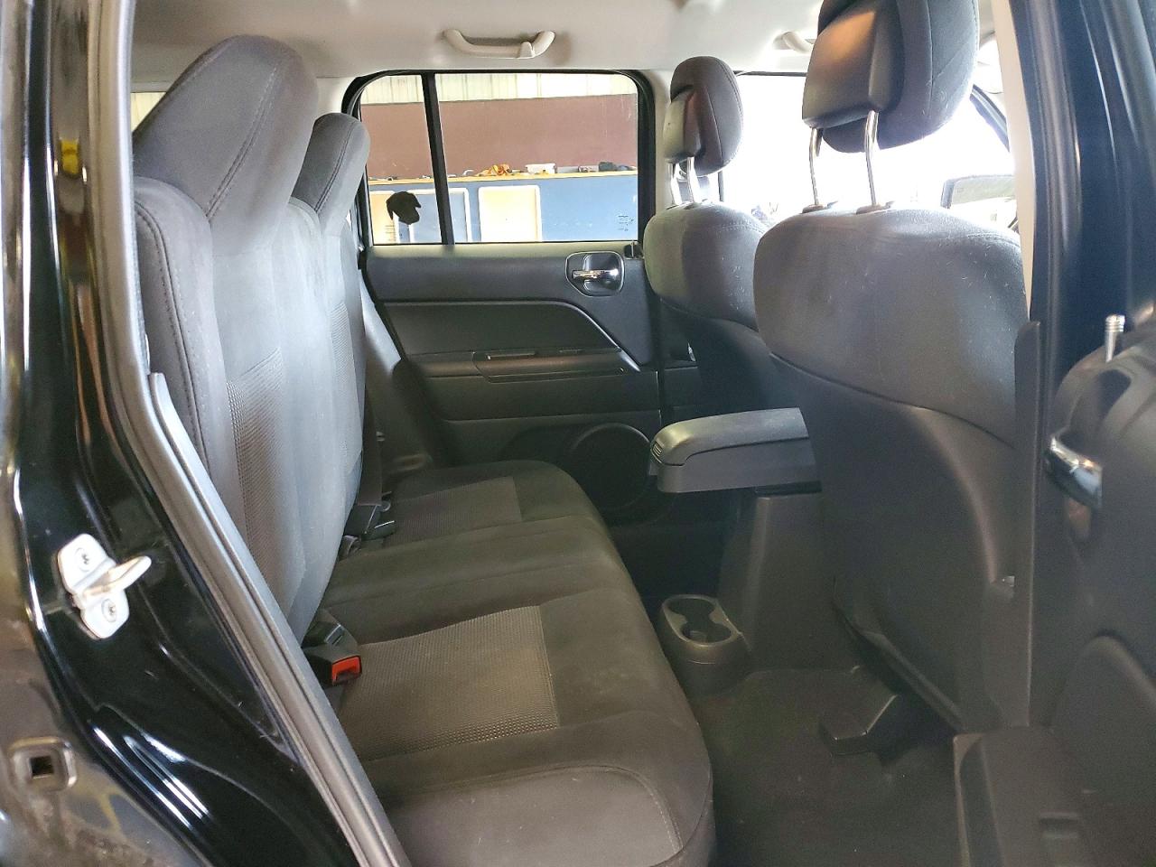 2012 JEEP PATRIOT photo 11