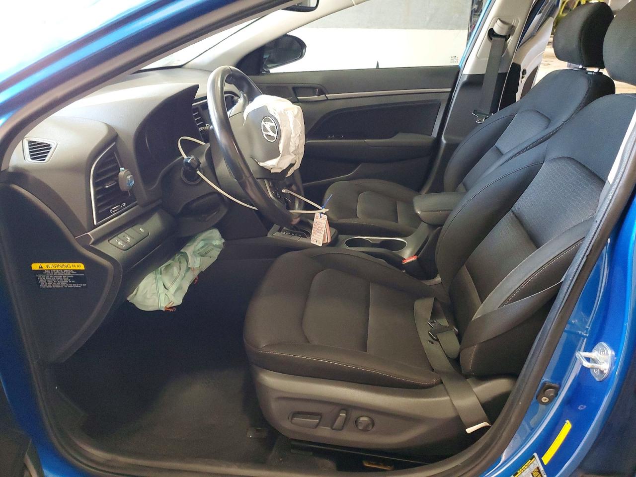 2017 HYUNDAI ELANTRA photo 13