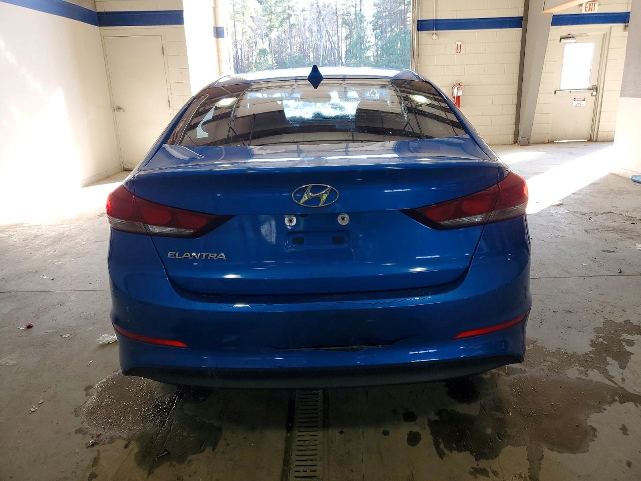 2017 HYUNDAI ELANTRA photo 11