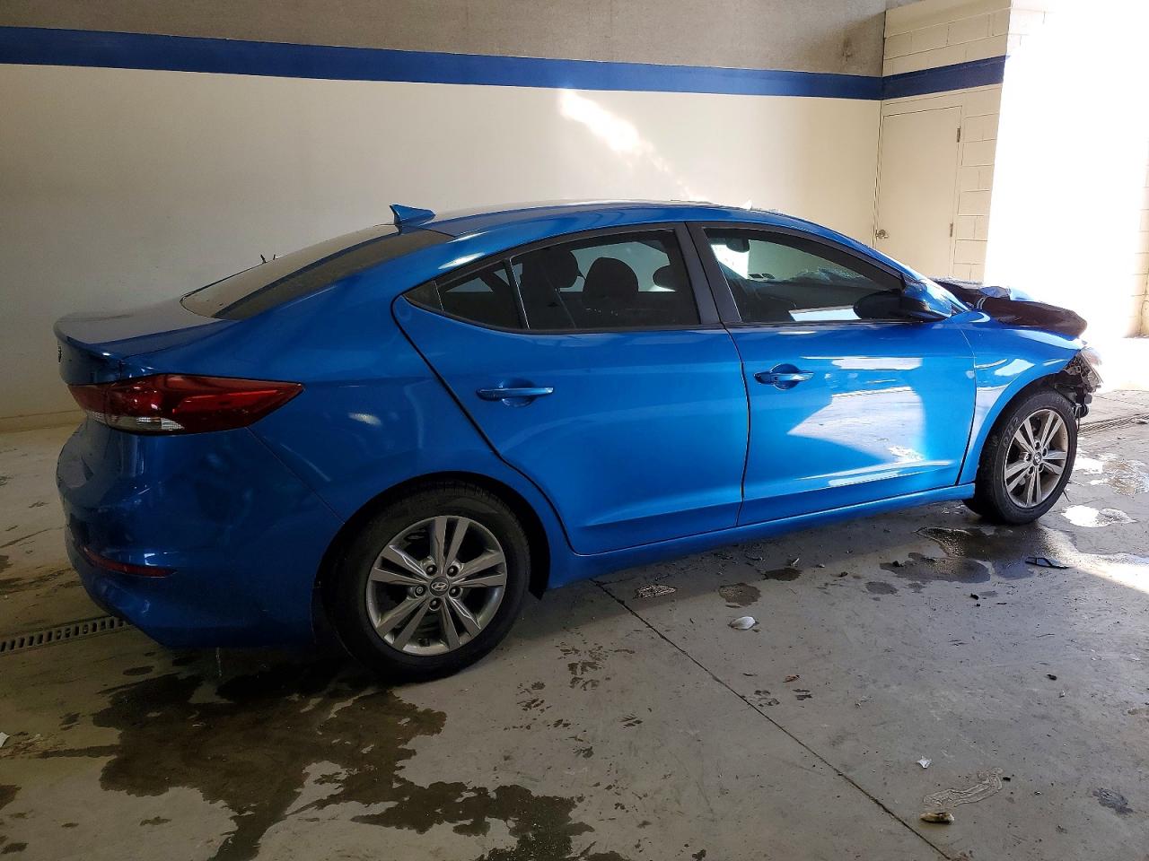 2017 HYUNDAI ELANTRA photo 5