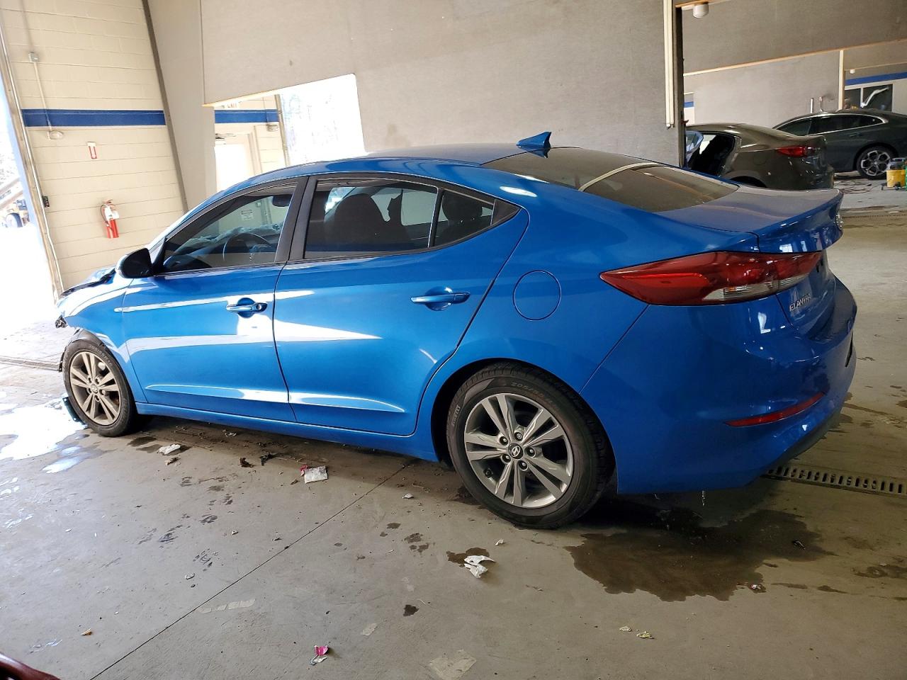 2017 HYUNDAI ELANTRA photo 3